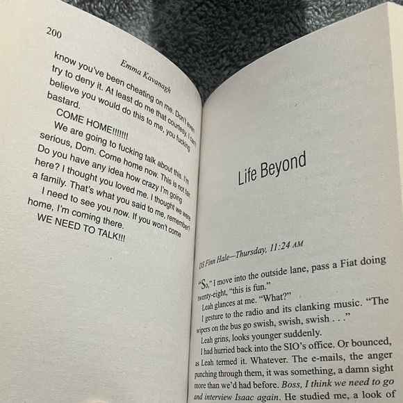 The Missing Hours by Emma Kavanagh - Paperback Book - Picture 2 of 4